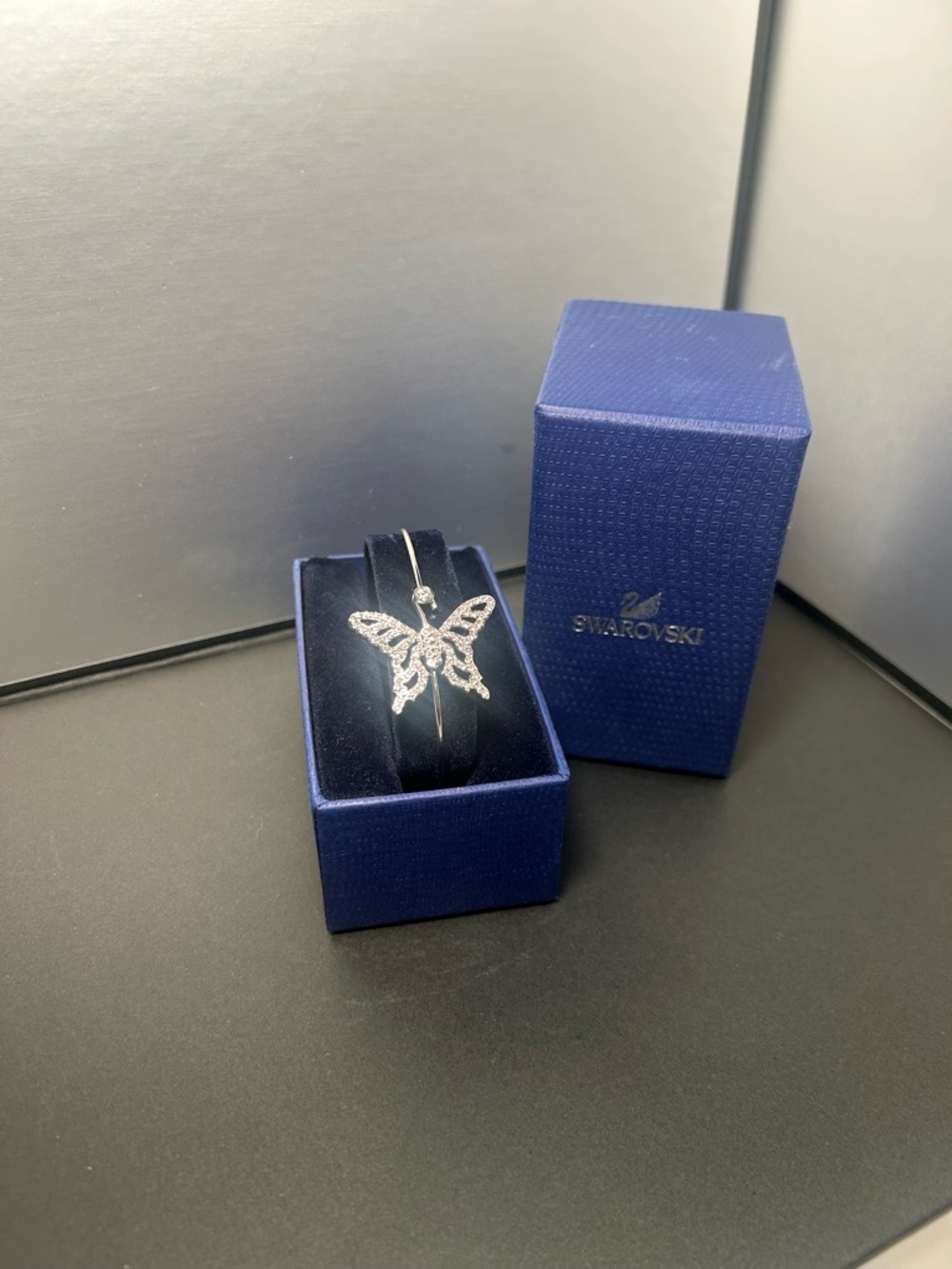 Swarovski Bracelet with Box - Picture 3 of 12